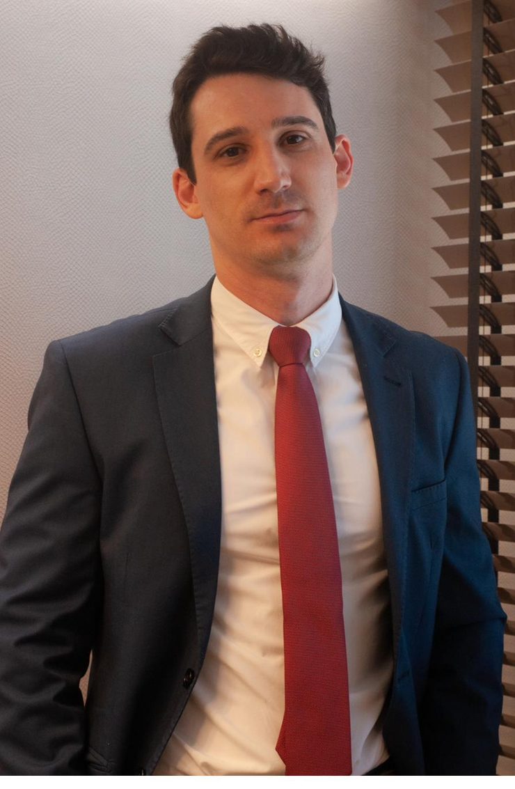 Retrato de Renato Furtunato Jacobs, advogado especialista em Direito Administrativo